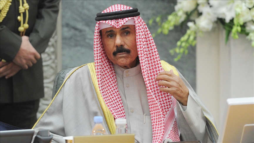 وزير شؤون الديوان الأميري قال إن حالة الشيخ نواف الأحمد الجابر الصباح "مستقرة"